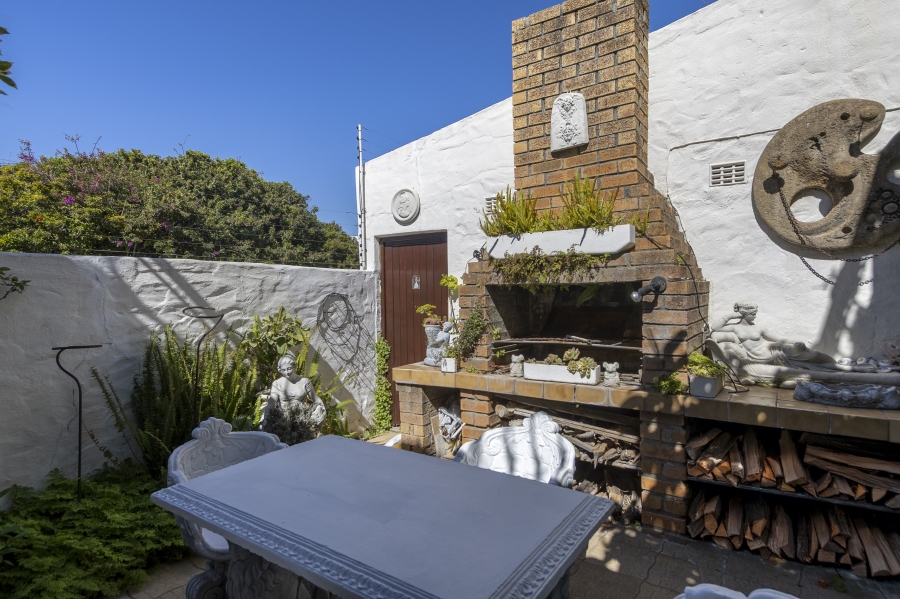 5 Bedroom Property for Sale in Lochnerhof Western Cape